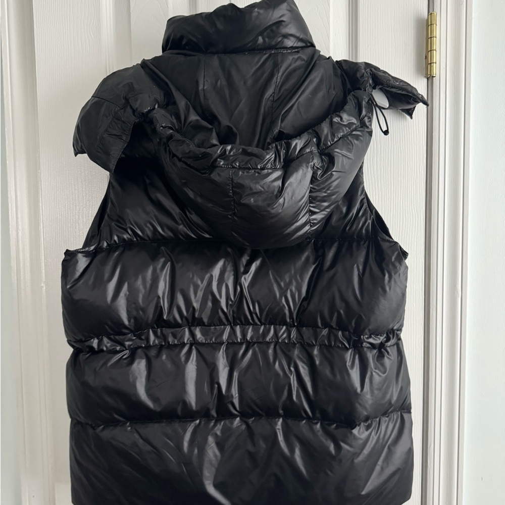 Athleta Black Quilted Puffer Vest - Picture 2 of 3